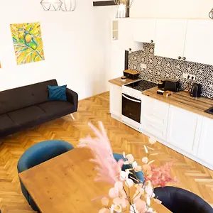 Apartman Art, Eger